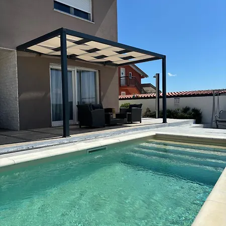 Villa Carmen Debeljak *