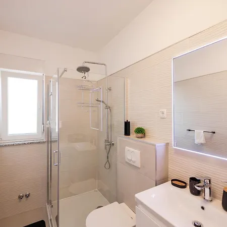 Villa Carmen-Heated Pool- Near Zadar Podvrsje