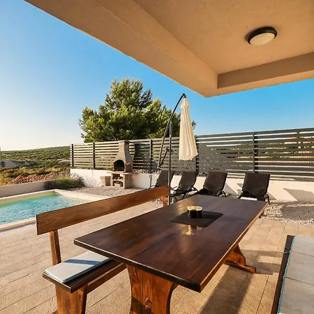 Villa Carmen-Heated Pool- Near Zadar Podvrsje