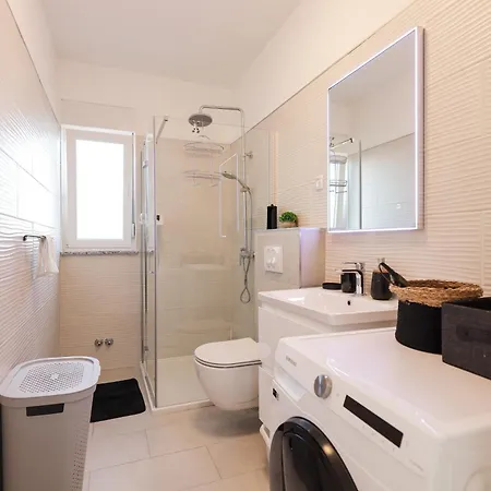 Villa Carmen-Heated Pool- Near Zadar